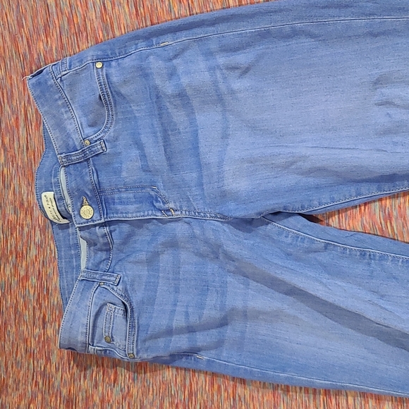 Celebrity Pink Crop Skinny Jeans, Lighter Blue Denim, Size 9/29 - Picture 2 of 9